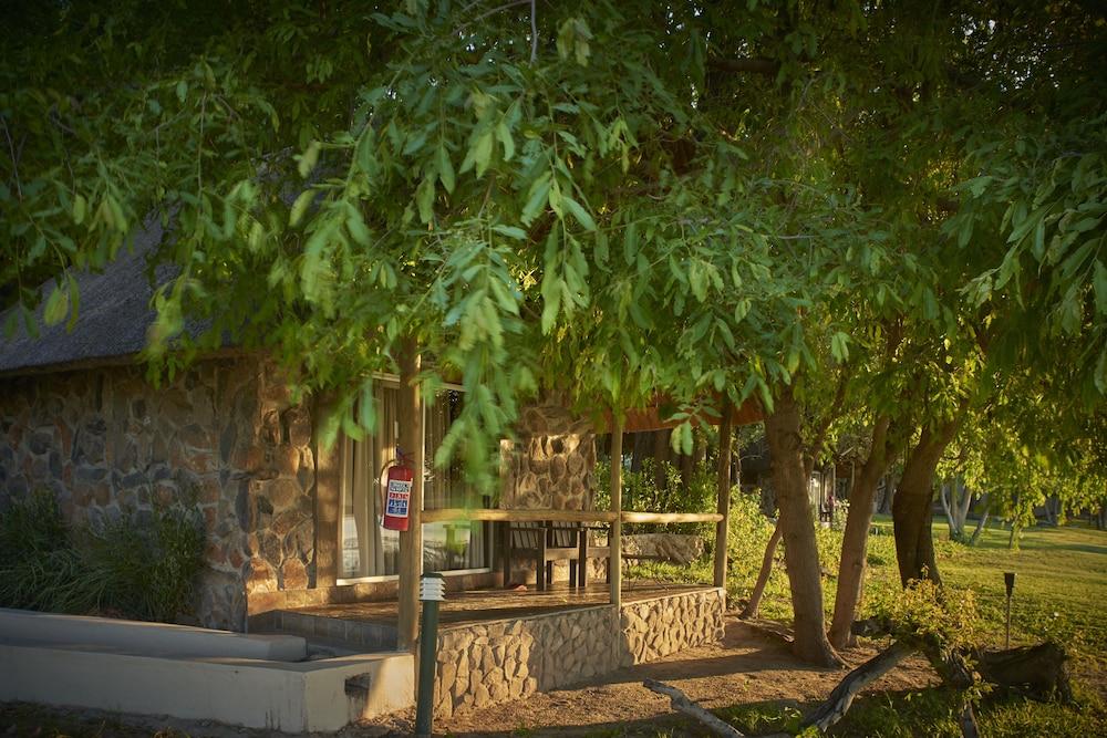 Thamalakane River Lodge Maun Exterior photo